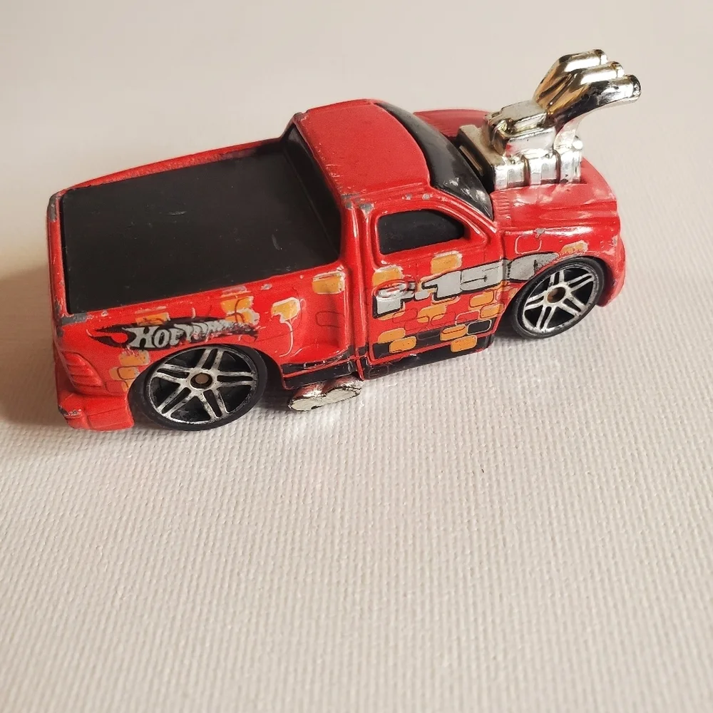 Vintage 2002- Ford Lighting Hot Wheel